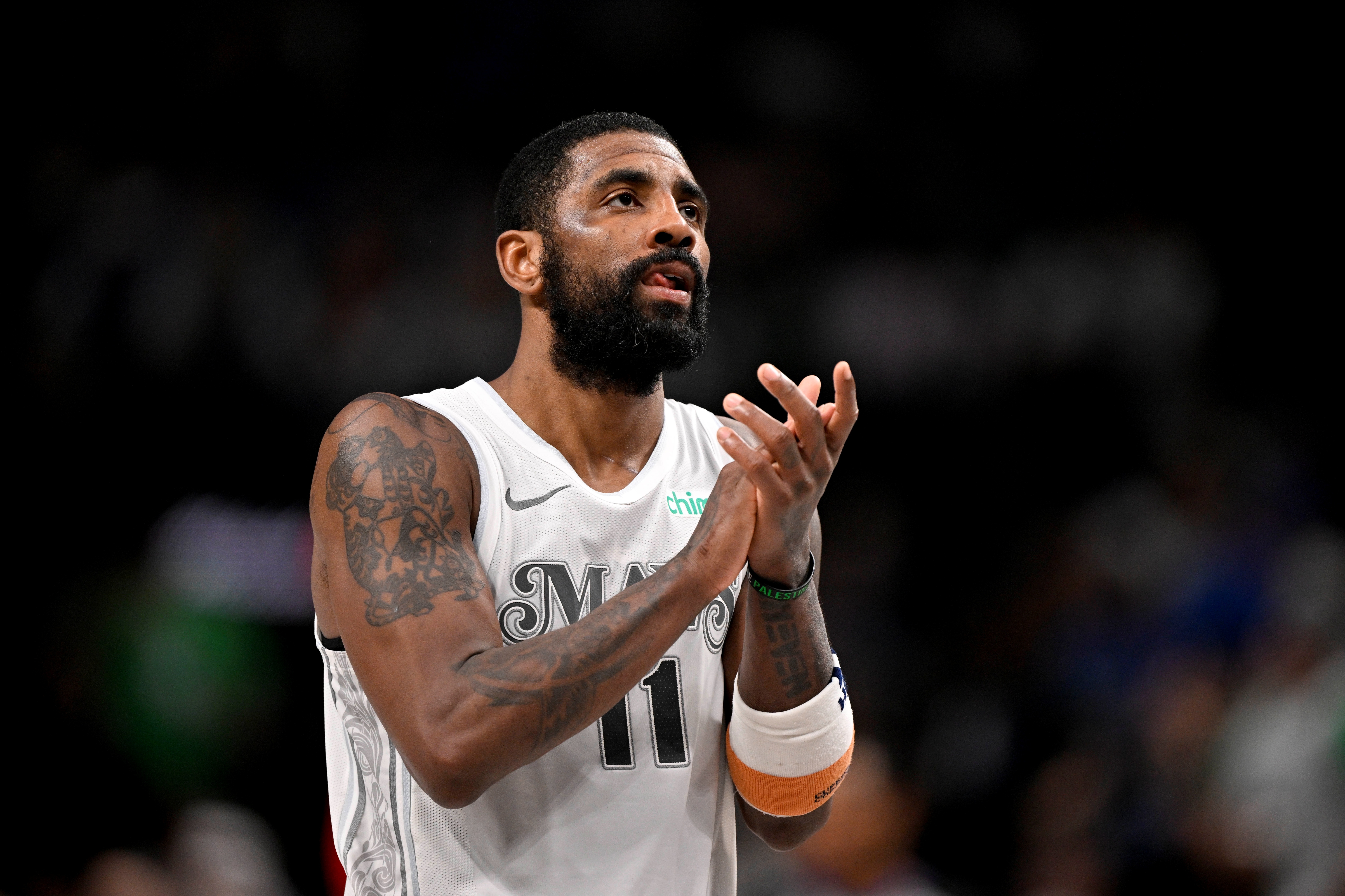 Stein：多队试探独行侠留欧文决心，火箭按兵不动
