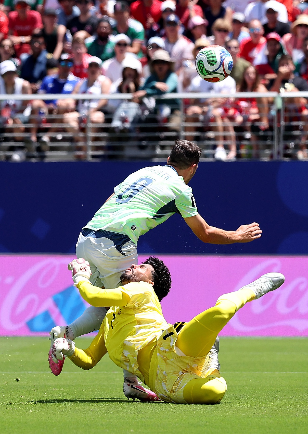 恩博洛点球破门 瑞士半场1-0领先卡塔尔 恩博洛点球破门 瑞士半场1-0领先卡塔尔