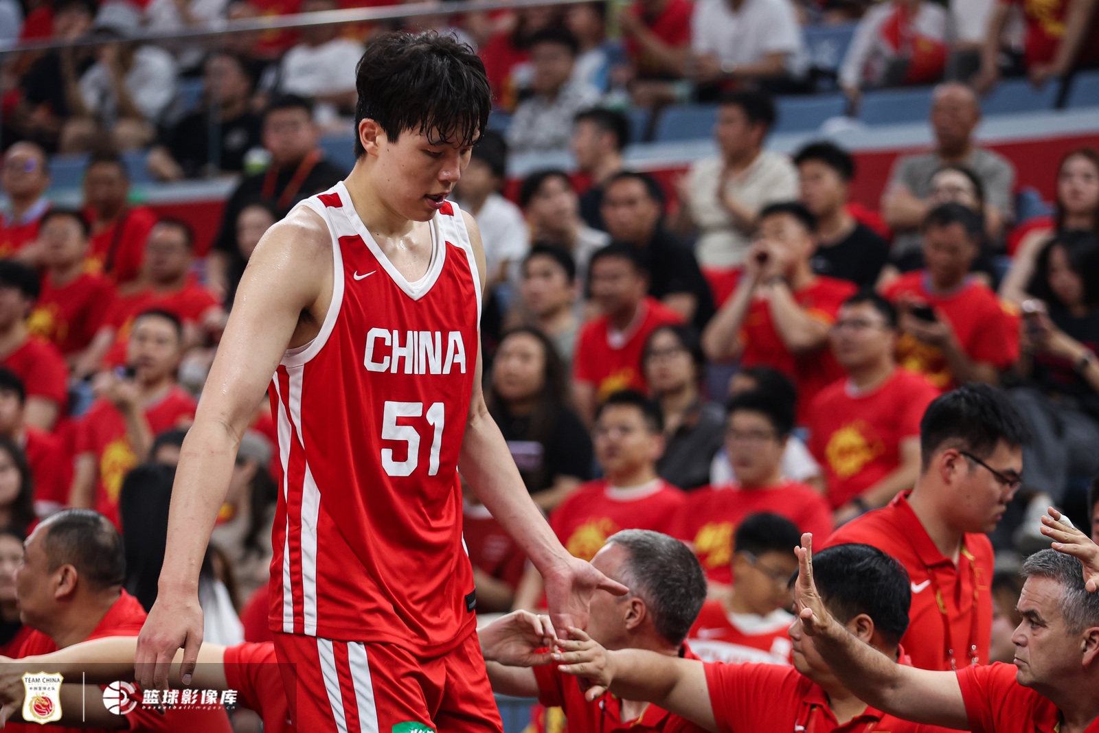杨瀚森7分8板状态挣扎 郭士强:一年半未合练系主因 杨瀚森7分8板状态挣扎 郭士强:一年半未合练系主因