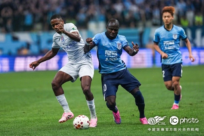 拉唐双响阿苏埃传射 申花客场4-1逆转大连英博