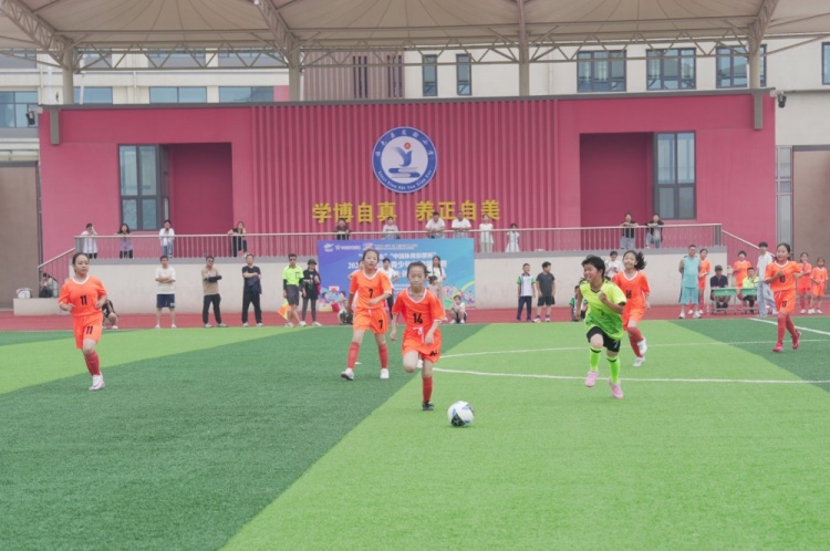 亚足联女足日德州临邑站开幕 临邑五中VS兴隆中学对抗赛打响 亚足联女足日德州临邑站开幕 临邑五中VS兴隆中学对抗赛打响