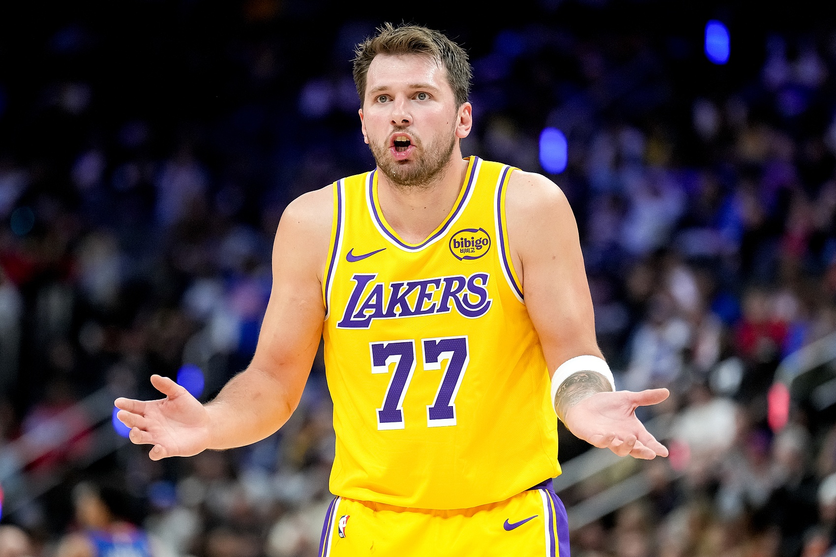 东契奇前未婚妻索赔5000万美元 要求监护权减至每周一天