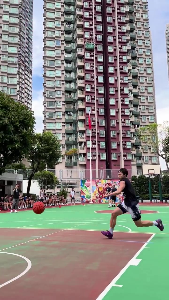 香港金牛校园行 球员指导年轻球手分享职业经验