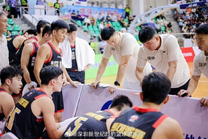 深圳马可波罗最后一攻弹筐而出 78-83负西雅图巨浪 深圳马可波罗最后一攻弹筐而出 78-83负西雅图巨浪