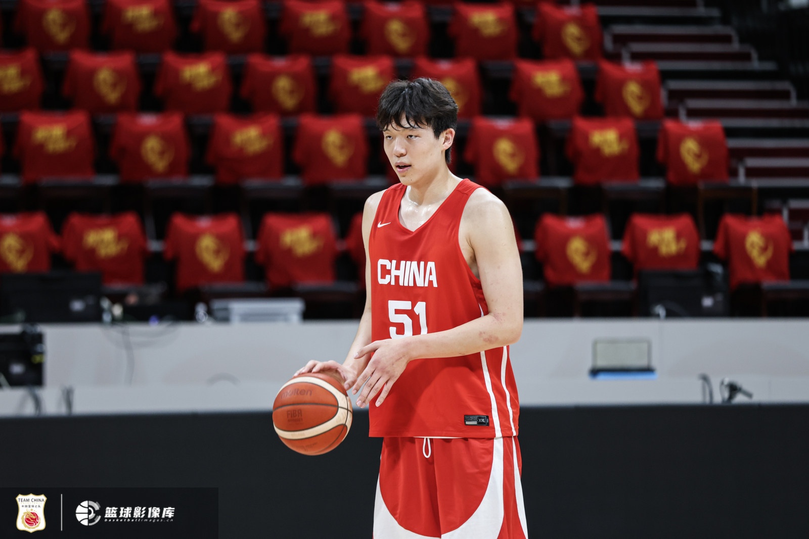 开拓者媒体人:杨瀚森的进攻化繁为简见成效 在NBA太复杂也没必要 开拓者媒体人:杨瀚森的进攻化繁为简见成效 在NBA太复杂也没必要