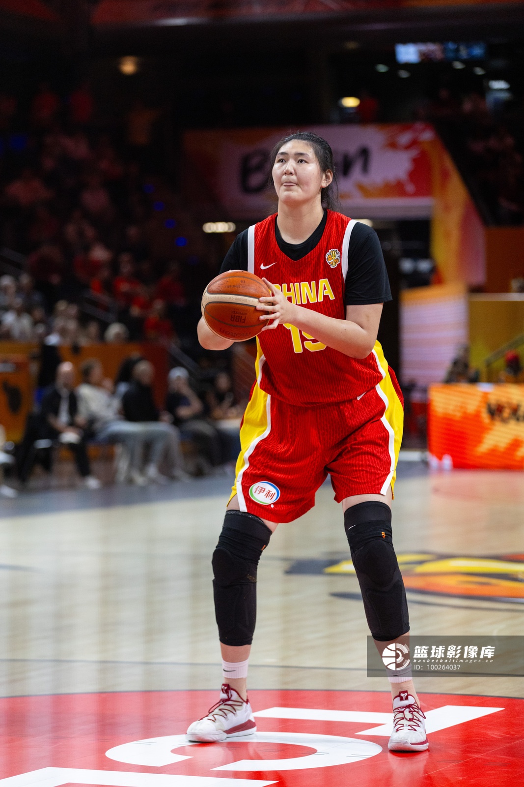 进步明显~张子宇vs美国女篮10罚9中 世界杯资格赛罚球命中率42.9% 进步明显~张子宇vs美国女篮10罚9中 世界杯资格赛罚球命中率42.9%