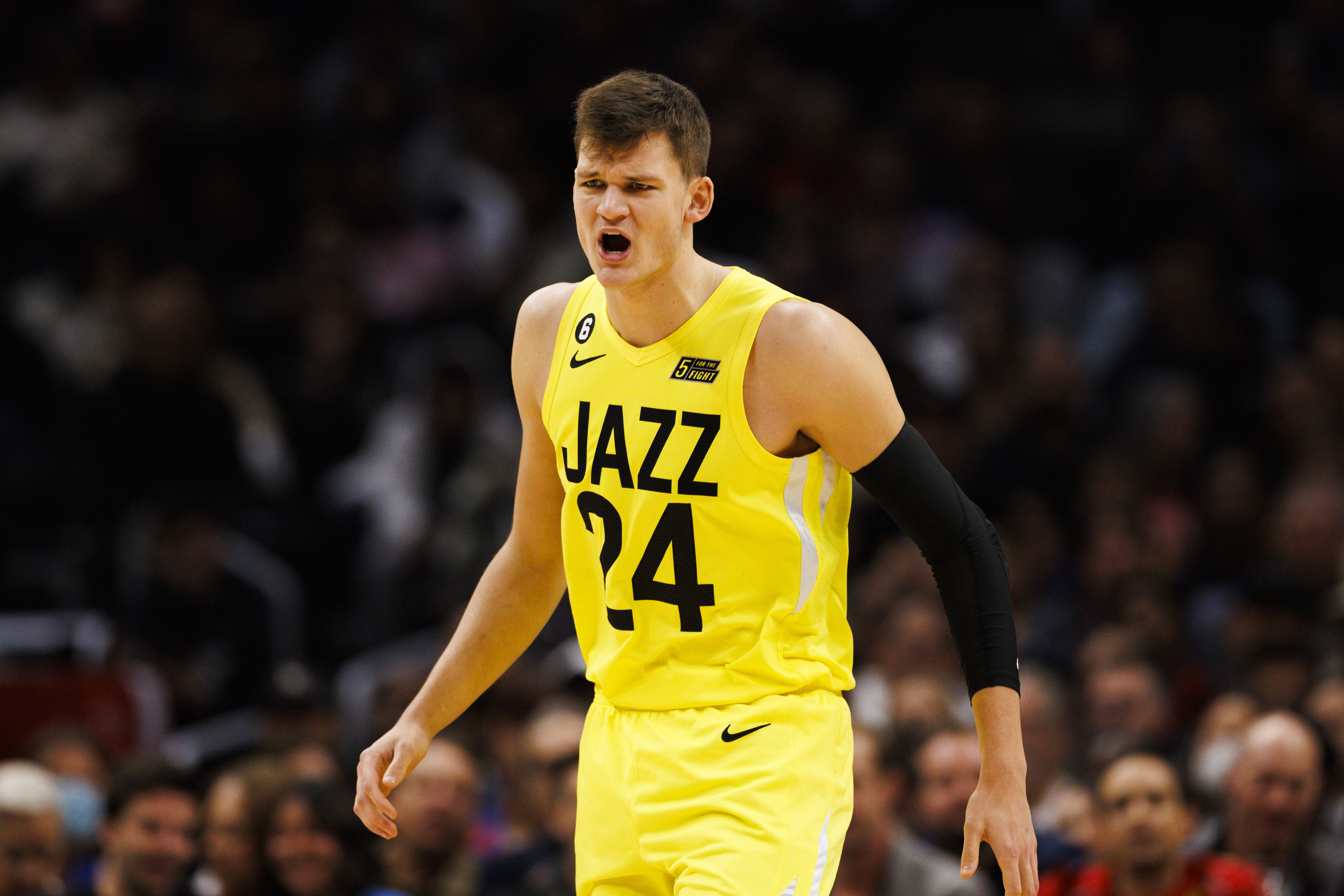 凯斯勒:刚进NBA就被总经理告知遭交易 我还以为他在开玩笑 凯斯勒:刚进NBA就被总经理告知遭交易 我还以为他在开玩笑